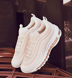 赚足回头率的Sneaker